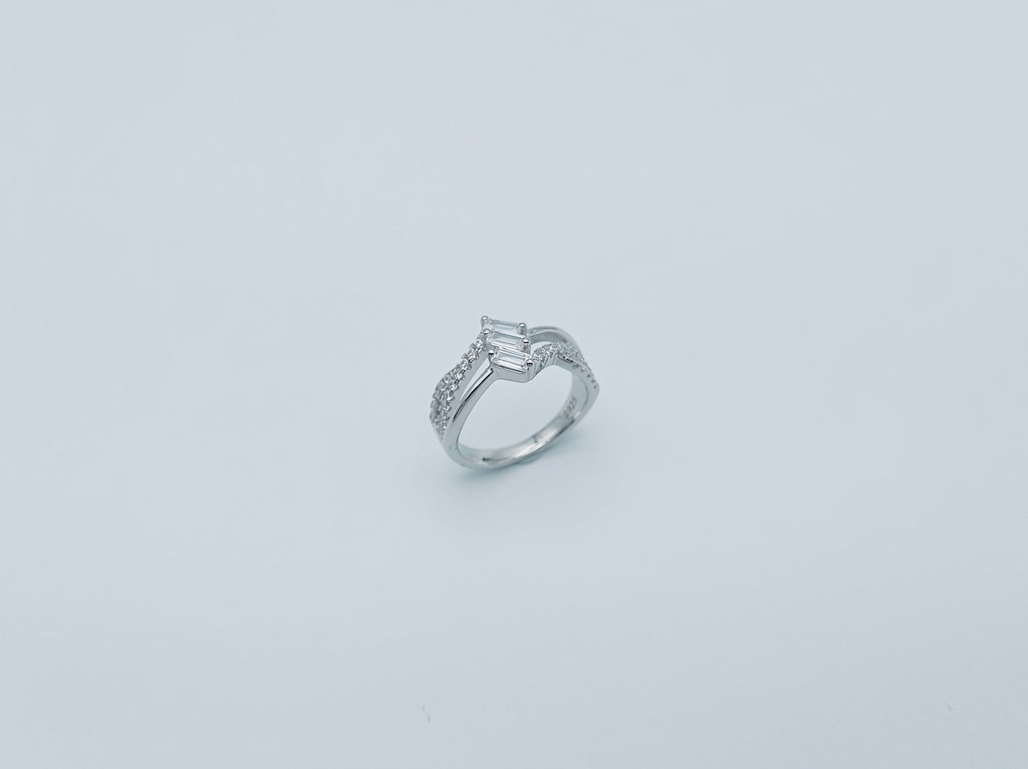 Silver Baguette Glamour Ring