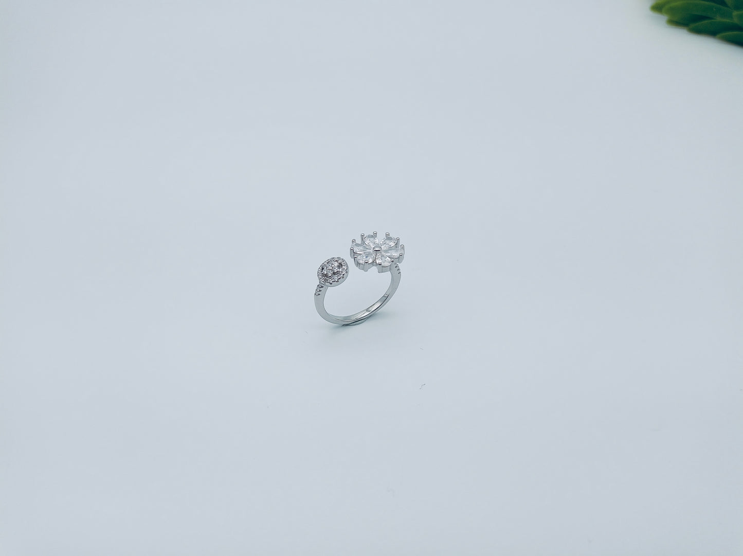 Open Flower Sparkle Silver Ring